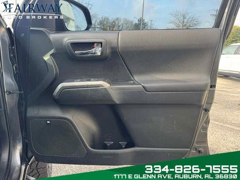 Used 2020 Toyota Tacoma TRD Sport w/ TRD Premium Sport Package image 29