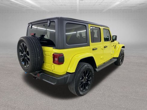 Used 2023 Jeep Wrangler Unlimited Sahara w/ Cold Weather Group image 13