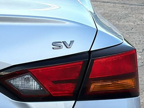 Used 2024 Nissan Altima 2.5 SV image 7