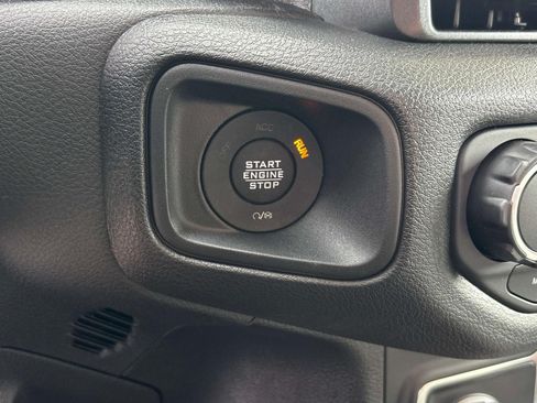 Certified 2025 Jeep Wrangler Sport AWD/4WD image 10