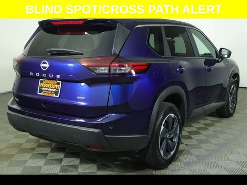 Used 2025 Nissan Rogue SV image 9