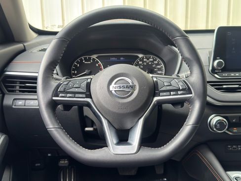 Used 2020 Nissan Altima 2.0 SR FWD image 19