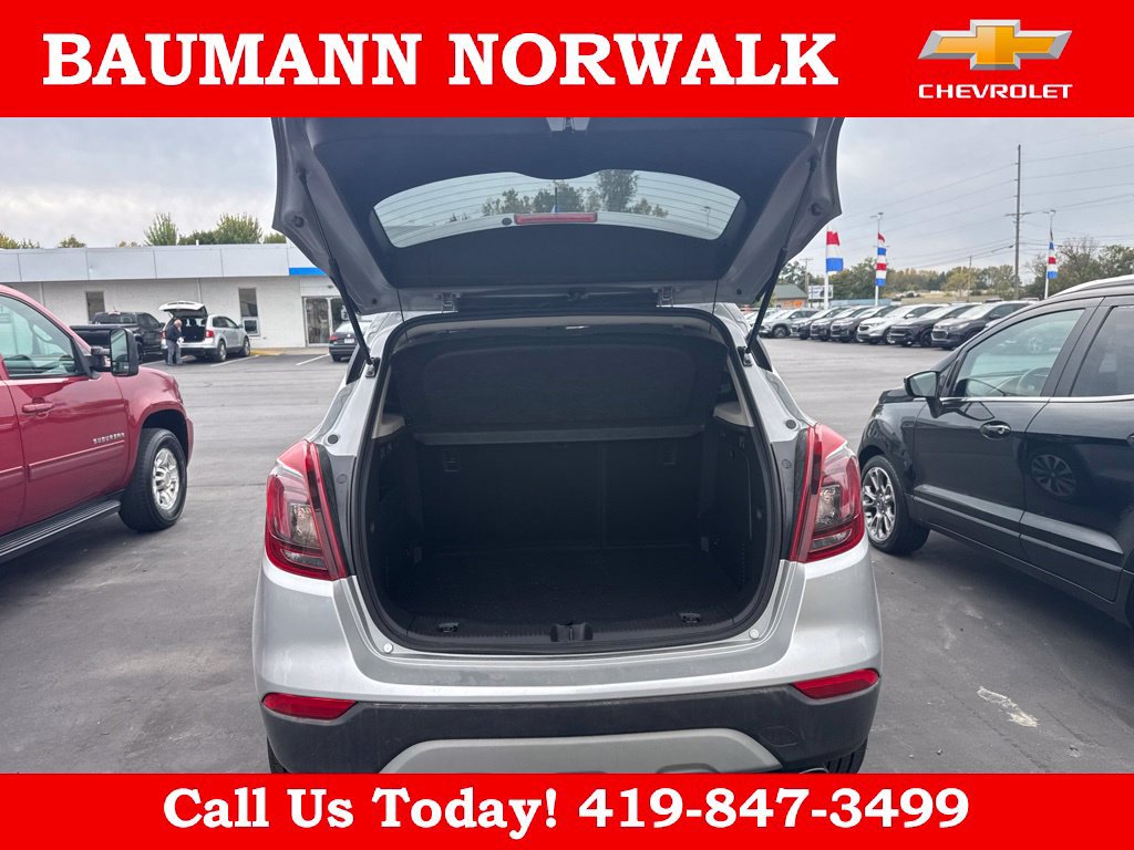 Used 2022 Buick Encore Preferred AWD/4WD image 26