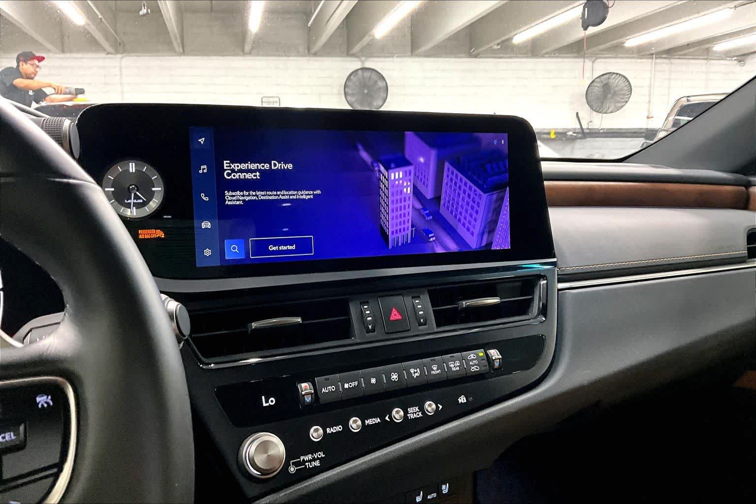 Used 2024 Lexus ES 300h w/ Premium Package FWD image 35