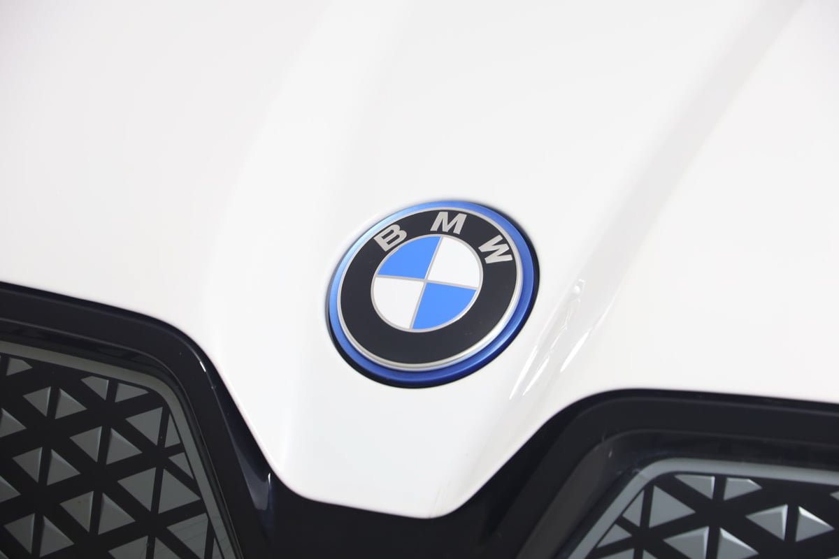 Used 2023 BMW iX xDrive50 AWD/4WD image 18