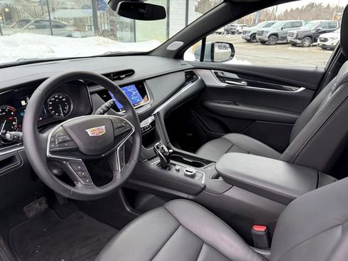 Used 2025 Cadillac XT5 Premium Luxury image 16