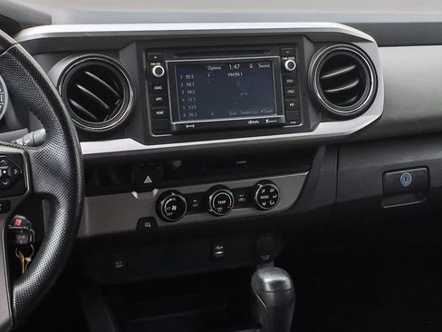 Used 2016 Toyota Tacoma SR5 RWD image 5