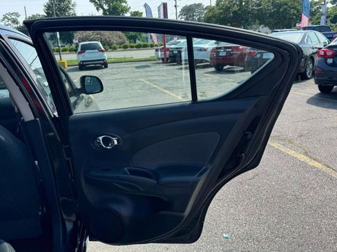 Used 2014 Nissan Versa SV w/ Convenience Package image 13
