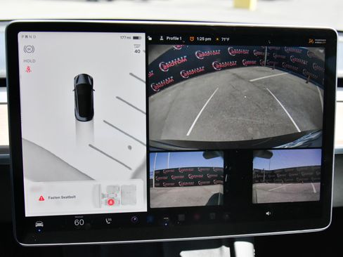 Used 2023 Tesla Model 3 Standard Range image 18