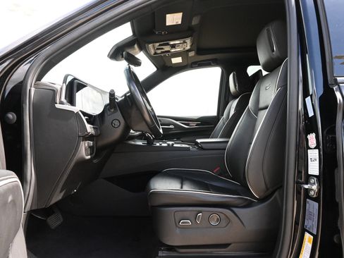 Used 2023 Cadillac Escalade Sport AWD/4WD image 19