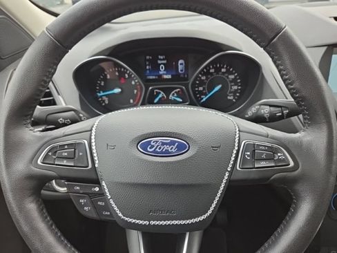 Used 2018 Ford Escape Titanium AWD/4WD image 11
