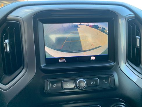 Used 2021 Chevrolet Silverado 2500 Custom w/ Custom Value Package image 30