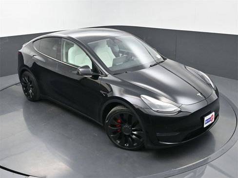 Used 2022 Tesla Model Y Performance image 29