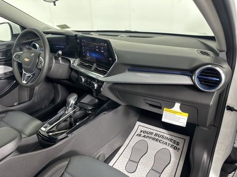 New 2026 Chevrolet Trax LT image 12