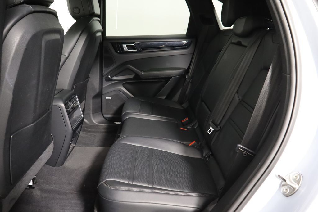Used 2019 Porsche Cayenne E-Hybrid AWD/4WD image 15