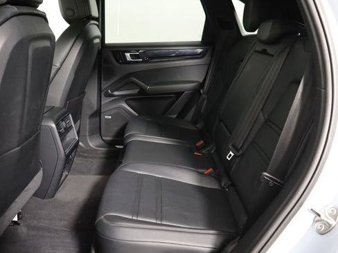 Used 2019 Porsche Cayenne E-Hybrid AWD/4WD image 15