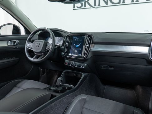 Used 2020 Volvo XC40 T5 Momentum AWD/4WD image 14