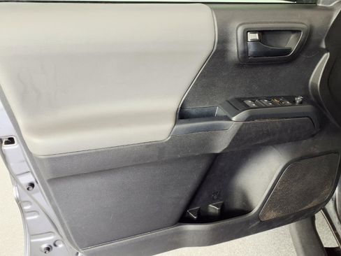 Used 2021 Toyota Tacoma SR w/ SR Convenience Package image 11