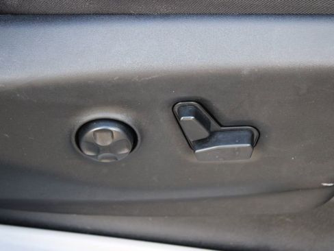 Used 2018 Chrysler Pacifica Limited w/ Advanced Safetytec Group image 12