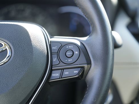 Used 2021 Toyota RAV4 Limited image 21