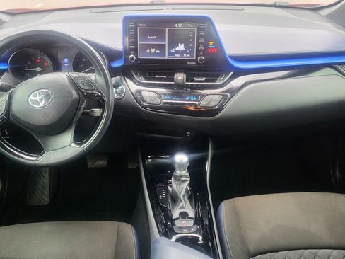 Used 2020 Toyota C-HR XLE image 25