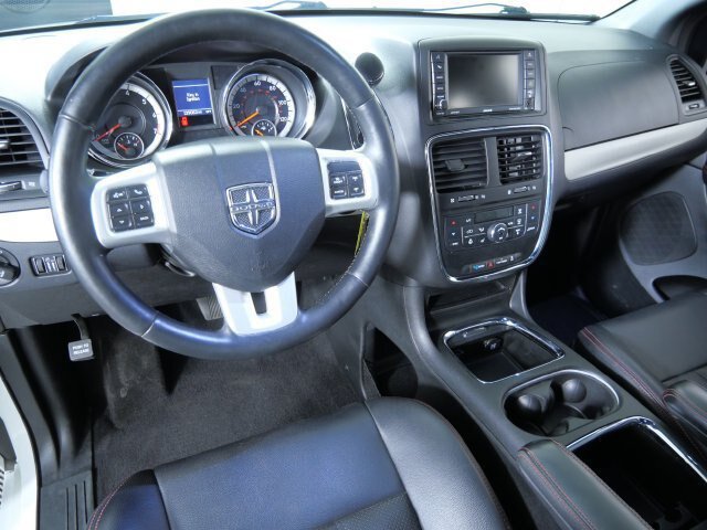 Used 2017 Dodge Grand Caravan GT FWD image 2