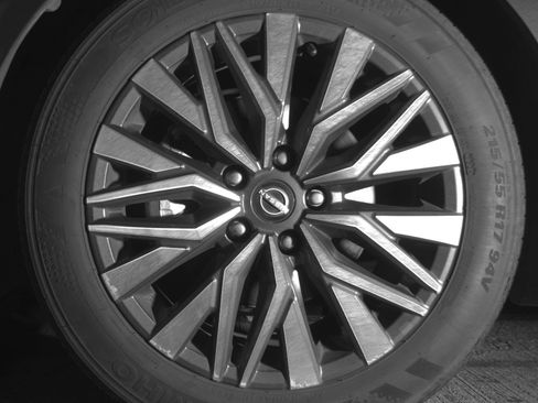 Used 2025 Nissan Altima 2.5 SV image 12