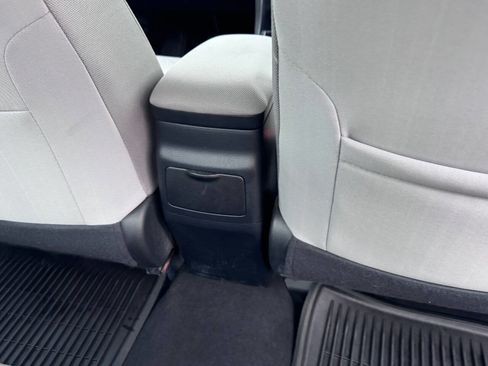 Used 2016 Toyota Corolla LE image 9
