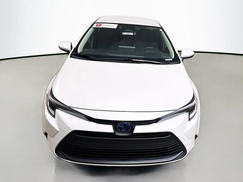 Certified 2024 Toyota Corolla LE FWD image 2