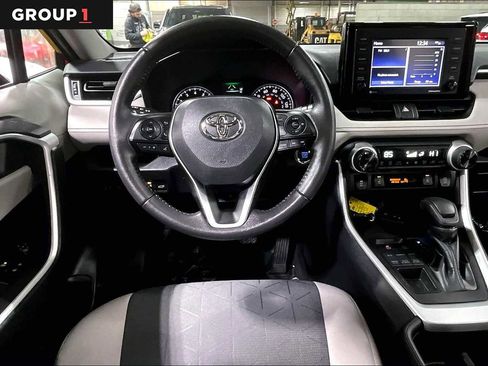 Certified 2022 Toyota RAV4 XLE image 5