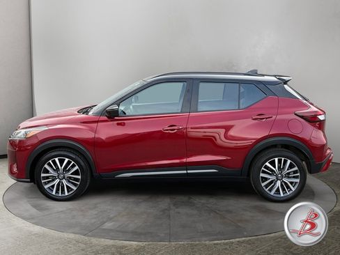 Used 2021 Nissan Kicks SR image 4
