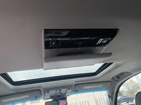 Used 2015 GMC Yukon XL Denali w/ Premium Package image 16