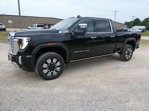 New 2026 GMC Sierra 2500 Denali w/ Denali Reserve Package AWD/4WD image 10