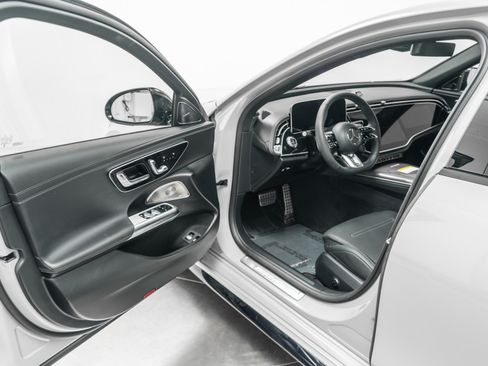 Used 2026 Mercedes-Benz E 53 AMG e 4MATIC Sedan image 23