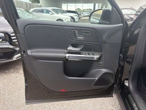 Used 2026 Mercedes-Benz GLB 250 4MATIC image 19