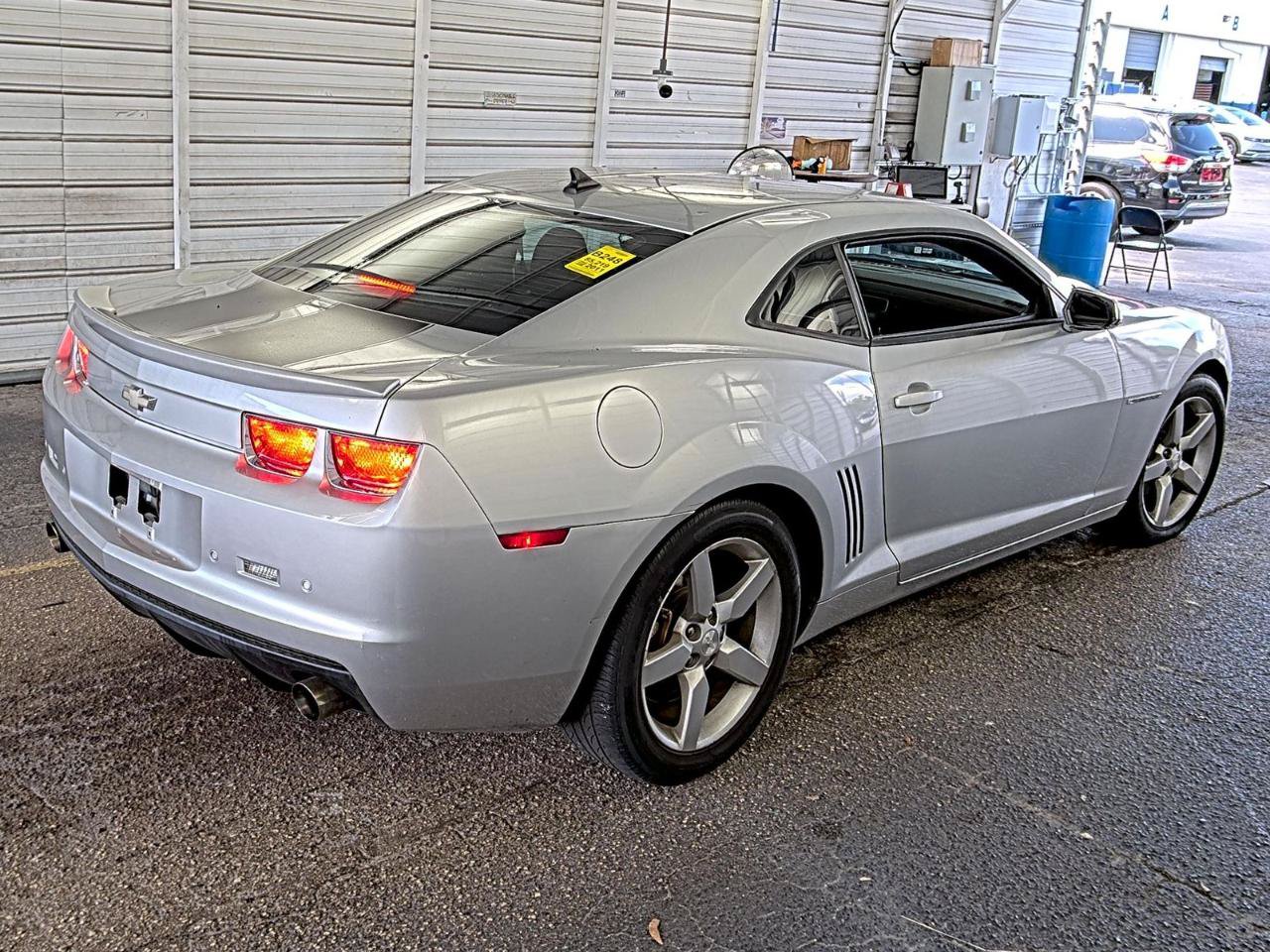 Used 2011 Chevrolet Camaro LT RWD image 3