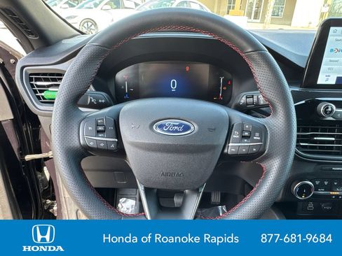 Used 2025 Ford Escape ST-Line FWD image 22