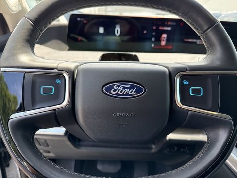 Used 2025 Ford Expedition Max Platinum AWD/4WD image 23