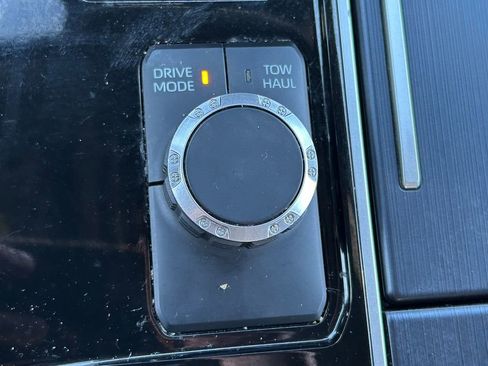 Used 2022 Toyota Tundra Platinum RWD image 34