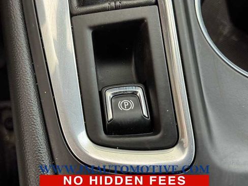 Used 2018 Chevrolet Equinox LT image 34