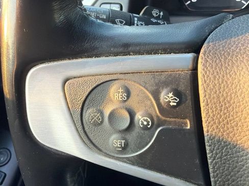 Used 2015 GMC Yukon XL SLE AWD/4WD image 16