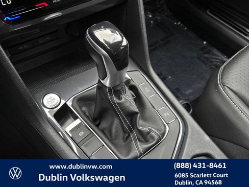 Used 2022 Volkswagen Tiguan SE R-Line FWD image 18