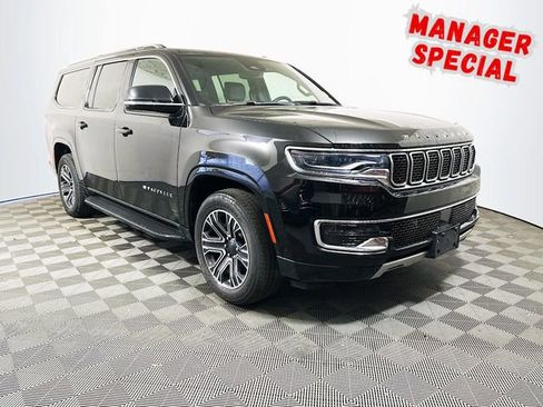 Used 2024 Jeep Wagoneer L Series II w/ Flexible Seating Group RWD image 1
