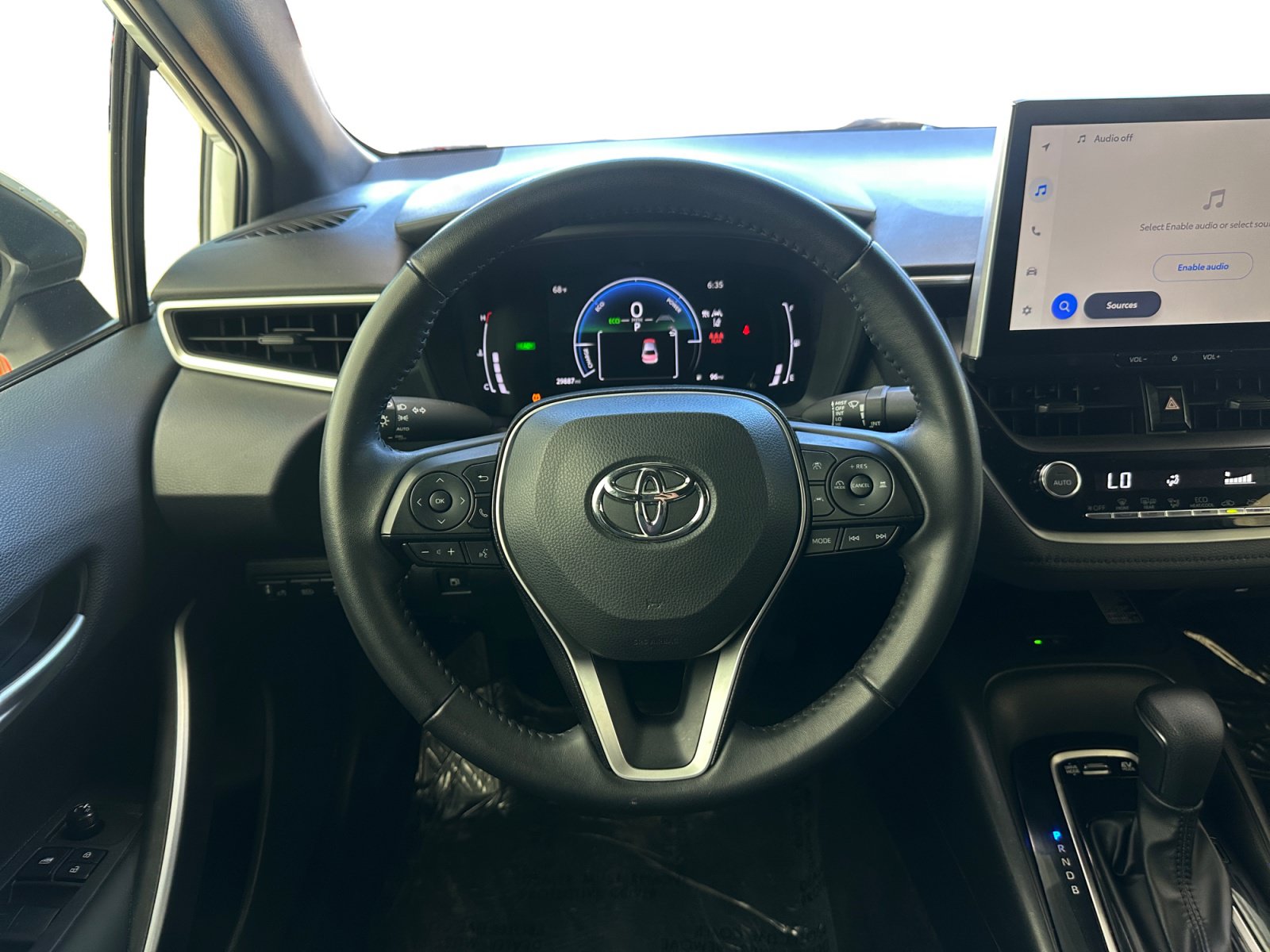 Used 2025 Toyota Corolla SE w/ SE Premium Package FWD image 12