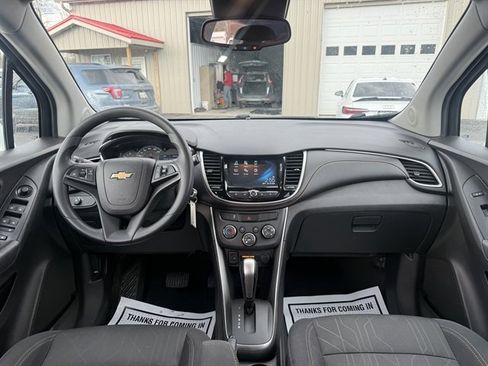 Used 2017 Chevrolet Trax LT image 22