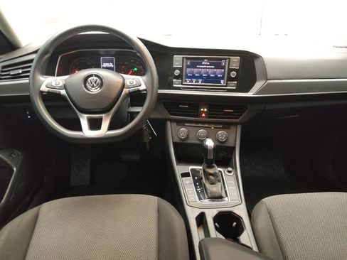 Used 2019 Volkswagen Jetta SE image 22
