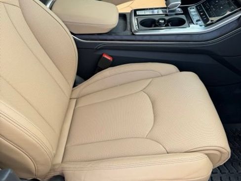 Used 2025 Audi Q7 3.0T Prestige AWD/4WD image 8