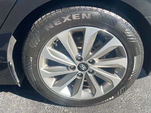 Used 2015 Hyundai Sonata SE w/ Option Group 09 FWD image 27