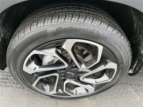 Certified 2024 Chevrolet Trax RS w/ Sunroof Package image 17