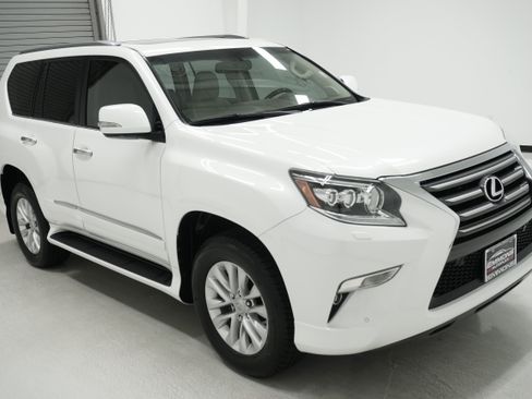 Used 2019 Lexus GX 460 Premium w/ Premium Package AWD/4WD image 3